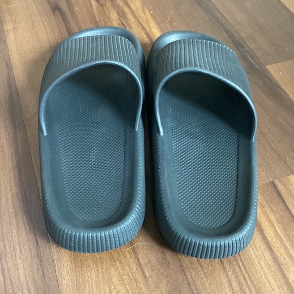 Slides - Picture 3 of 4